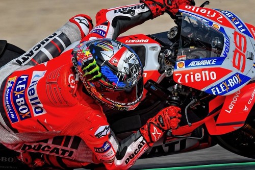 Jorge Lorenzo domina el primer día del GP de Catalunya ante el desastre de Marc Márquez