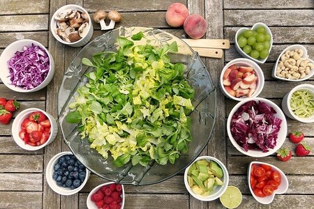 La simple presencia de un vegetariano puede cohibir a una persona omnívora
