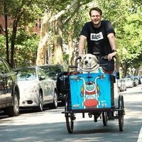 Tres ruedas, 48 km de autonomía y un perro: este triciclo eléctrico es ideal para mascotas, pero no es barato