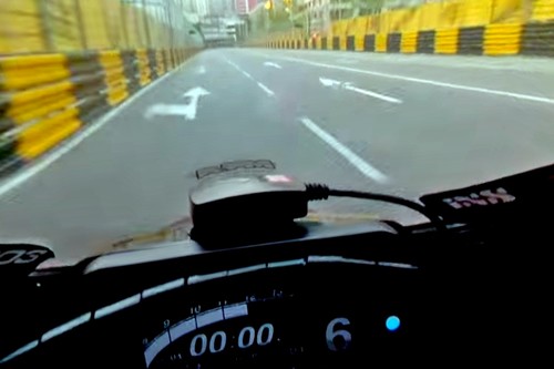 Paredes, vallas y motos a casi 300 km/h. Así de aterrador es el GP de Macao desde dentro