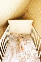 Incomprensible: una madre deja sola en casa a su bebé de dos meses durante dos horas y media