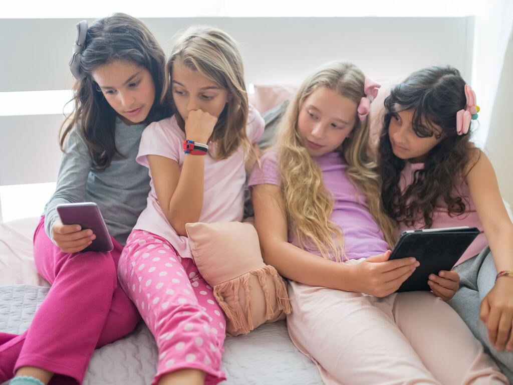 Según la psicología, los niños que pasan mucho tiempo frente a una pantalla muestran un mejor rendimiento cognitivo