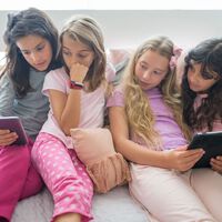 Según la psicología, los niños que pasan mucho tiempo frente a una pantalla muestran un mejor rendimiento cognitivo 