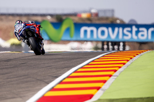 Jorge Lorenzo golpea primero en Aragón mientras Bradley Smith se apunta a la fiesta