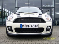 Un vistazo al Mini Cooper S con el kit John Cooper Works