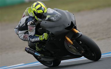 Valentino Rossi ya prepara la Yamaha de 2008