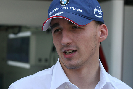 Robert Kubica se queda en Renault