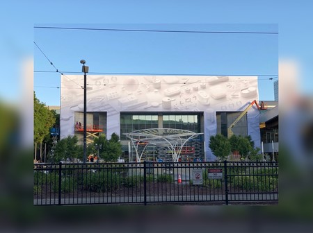 Primeras imágenes del McEnery Center, Apple comienza a decorarlo para la WWDC 2018
