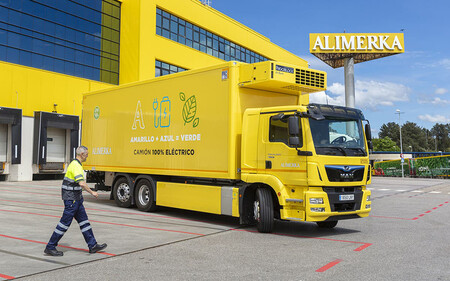 Este camión 100% eléctrico ya reparte alimentos frescos en los supermercados de Asturias