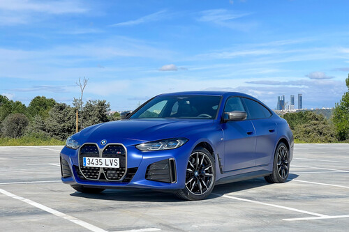 Probamos el BMW i4 M50: una berlina eléctrica de 544 CV que marca la referencia deportiva entre los coches eléctricos de su tamaño