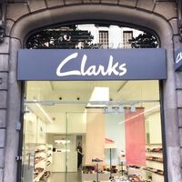 Las sandalias de Clarks que hacen que llevar cuña vuelva a ser cómodo: ahora a mitad de precio  