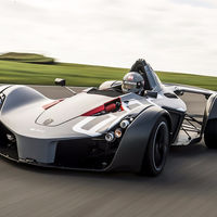 El BAC Mono es más rápido que un McLaren P1 GTR, o "la potencia no es todo"
