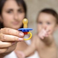 Cuándo y cómo ayudar a tu bebé a dejar el chupete