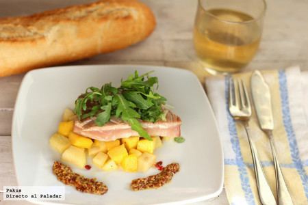 Lomo de atún con vinagreta de mango y manzana. Receta