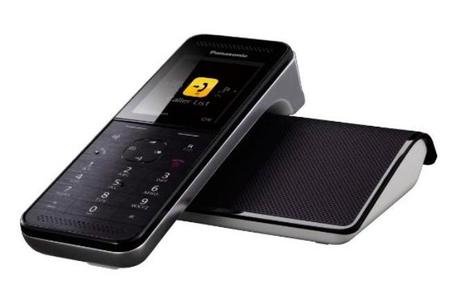 Si tienes un Panasonic KX-PRW110 tienes teléfono DECT y extensor de redes wifi