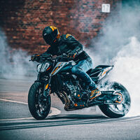 KTM devuelve a la vida la 790 Duke en 2023: la naked más gamberra para usuarios del A2 (y no tan A2) con 96 CV