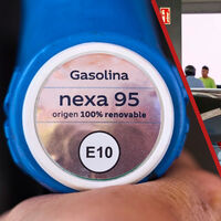 Repsol estrena una gasolina 95 especial. La reconocerás por el surtidor rosa y la pueden utilizar casi todos los coches 