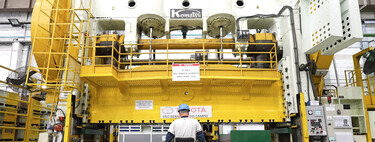 En 1934 Toyota estrenó una enorme máquina para hacer coches. Hoy la va a mover medio mundo para reírse de la obsolescencia programada