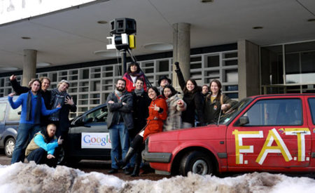 La imagen de la semana: Construye un coche Google StreetView (de pega)