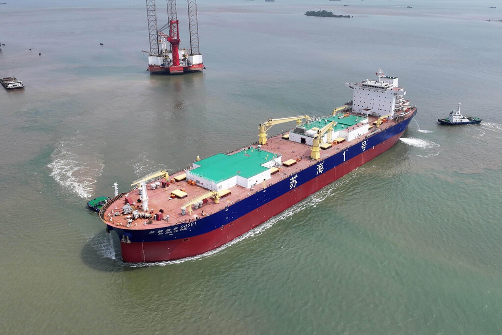 China ha convertido la cría de salmón en alta mar en una hazaña de ingeniería. Este barco de última generación lo demuestra