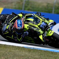 Ai Ogura revienta el récord de Brno, Marc Márquez se cae dos veces y el ritmo de las Aprilia mete miedo 
