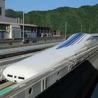 Em 2015, o Japão apresentou um trem capaz de atingir 600 km/h; dez anos depois, ainda não sabemos nada sobre ele 