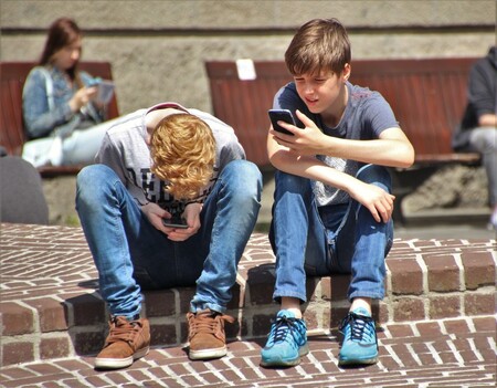 Uno de cada diez adolescentes de entre 14 y 18 años realiza apuestas en Internet: ¿qué podemos hacer los padres?