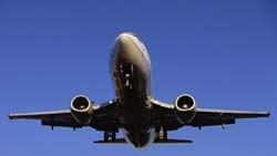 Una mujer da a luz en un avión