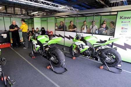 WSBK Monza 2008 kawasaki box