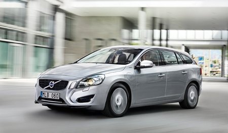 El Volvo V60 híbrido diésel y enchufable ya tiene precio