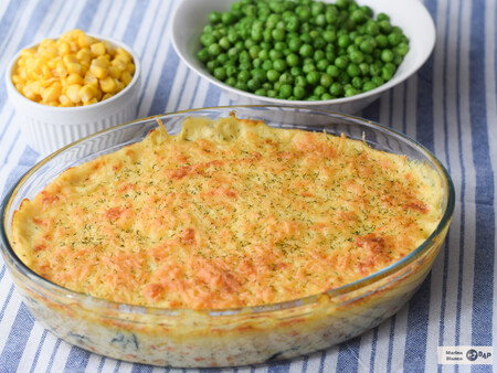 Pastel de patata y pescado: un plato casero irresistible, ideal para dar de comer a un regimiento