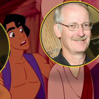 Si paras Aladdin en el minuto 10:37 verás a los Stan Lee de tus películas Disney favoritas