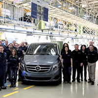 La fábrica de Mercedes-Benz en Vitoria celebra las 100.000 unidades de Clase V