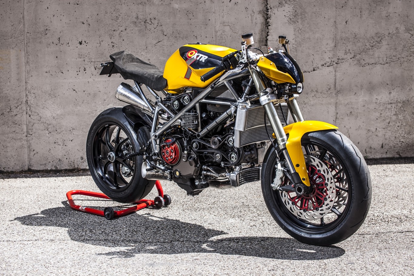 Cuando una Ducati 848 se reencarna en una naked steampunk: así fue la XTR Pepo Doud Maquina