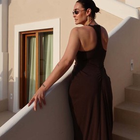 Cinco vestidos de flores de Mango Outlet para lucir en Semana Santa e ir súper elegante pasados los 60 