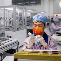 Algo está cambiando en Apple: por primera vez en una década se plantea encargar sus chips a Intel y Samsung