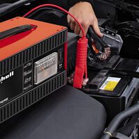 Los mejores cargadores de batería y arrancadores para resucitar un coche parado, seleccionados por Motorpasión