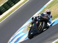 Xaus y Biaggi siguen poniendo a punto la Ducati 1098R