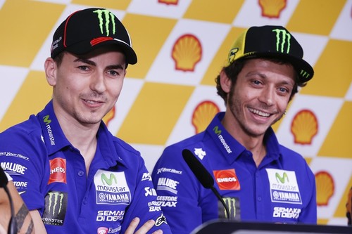 Jorge Lorenzo, Thomas Luthi y Danny Kent encabezan los primeros entrenamientos de Malasia