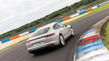 Siete claves tecnológicas que hacen del nuevo Porsche Panamera una bestia dentro y fuera de circuito