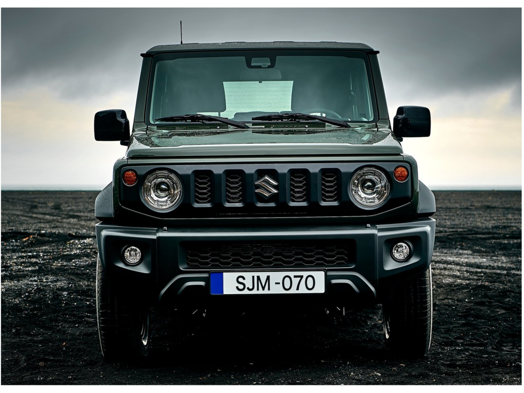 Un Suzuki Jimny de mayores dimensiones es captado con camuflaje, la variante de carga y una pick-up podrían estar en desarrollo