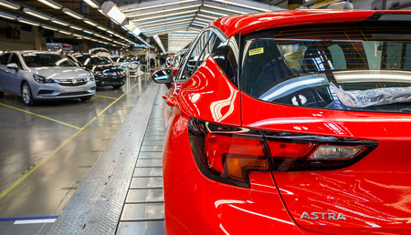 PSA y Fiat Chrysler aprueban un plan preliminar para fusionarse que promete no llevar al cierre de fábricas