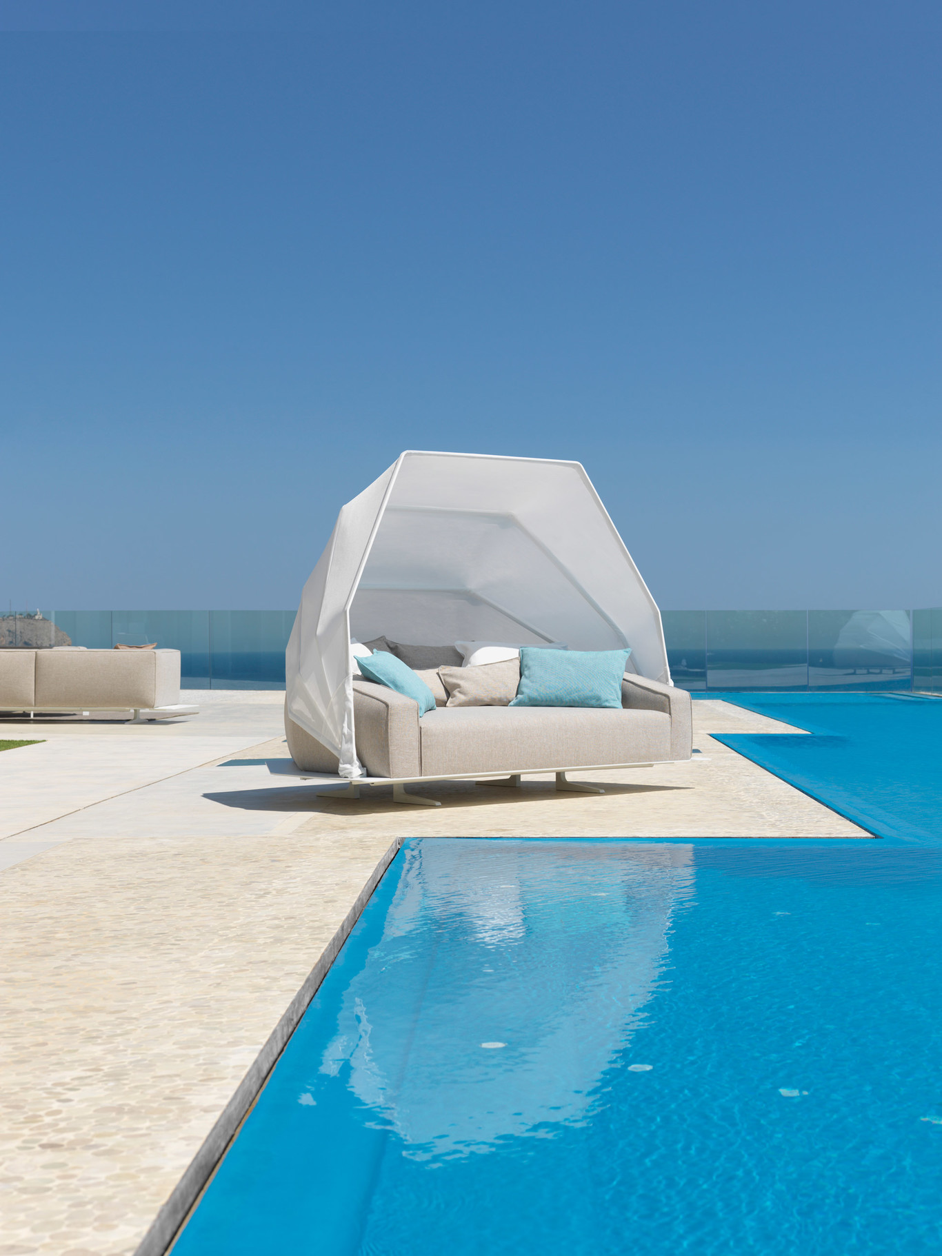 Toldos y muebles de exterior de diseño