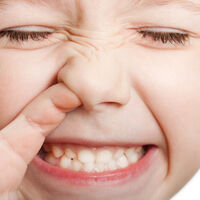 Mi hijo se mete el dedo en la nariz y se hace heridas: cómo curarlas y prevenir que vuelvan a aparecer