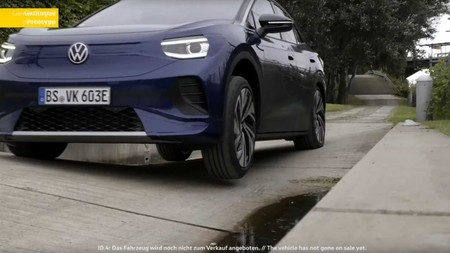 El Volkswagen ID.4 muestra sus capacidades off-road en vídeo y anuncia su llegada: el SUV eléctrico se conocerá el 24 de septiembre