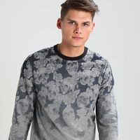 60% de descuento en la Sudadera de Jack & Jones Jorskullfade regular fit: ahora sólo 13,95 euros en Zalando 
