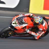 Chaz Davies y Kenan Sofuoglu marcan la pole en Lausitzring