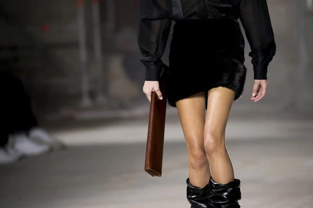 Vuelve el escándalo a Saint Laurent, esta vez acusado de plagiar a una diseñadora africana
