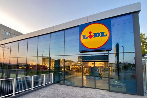 Dolce&Gabbana apostó por el electrodoméstico de lujo de 599 euros. Lidl lo ha clonado por 23 euros mostrándonos la otra cara de la tecnología