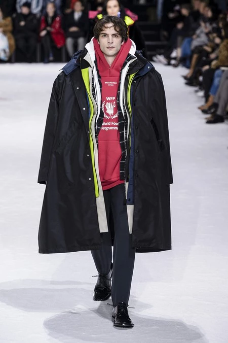 Balenciaga F18 220